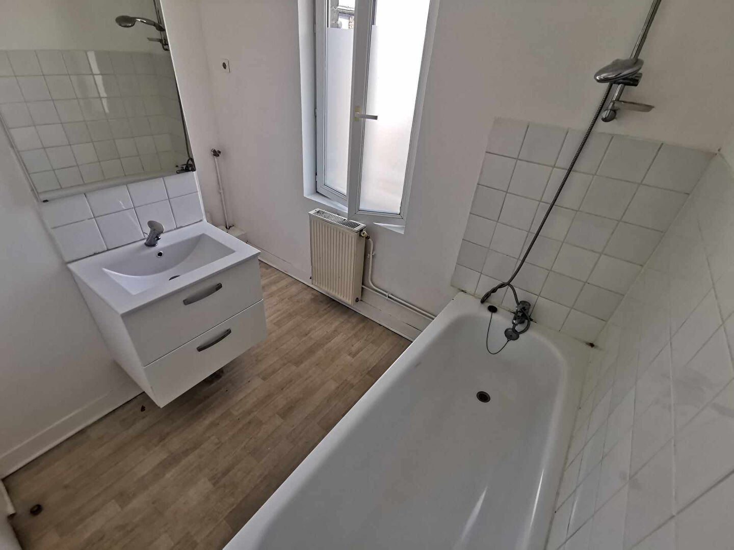 F2 MEUBLE LUMINEUX CAUDEBEC LES LEBEUF- Réf: SKAN-2E-P9