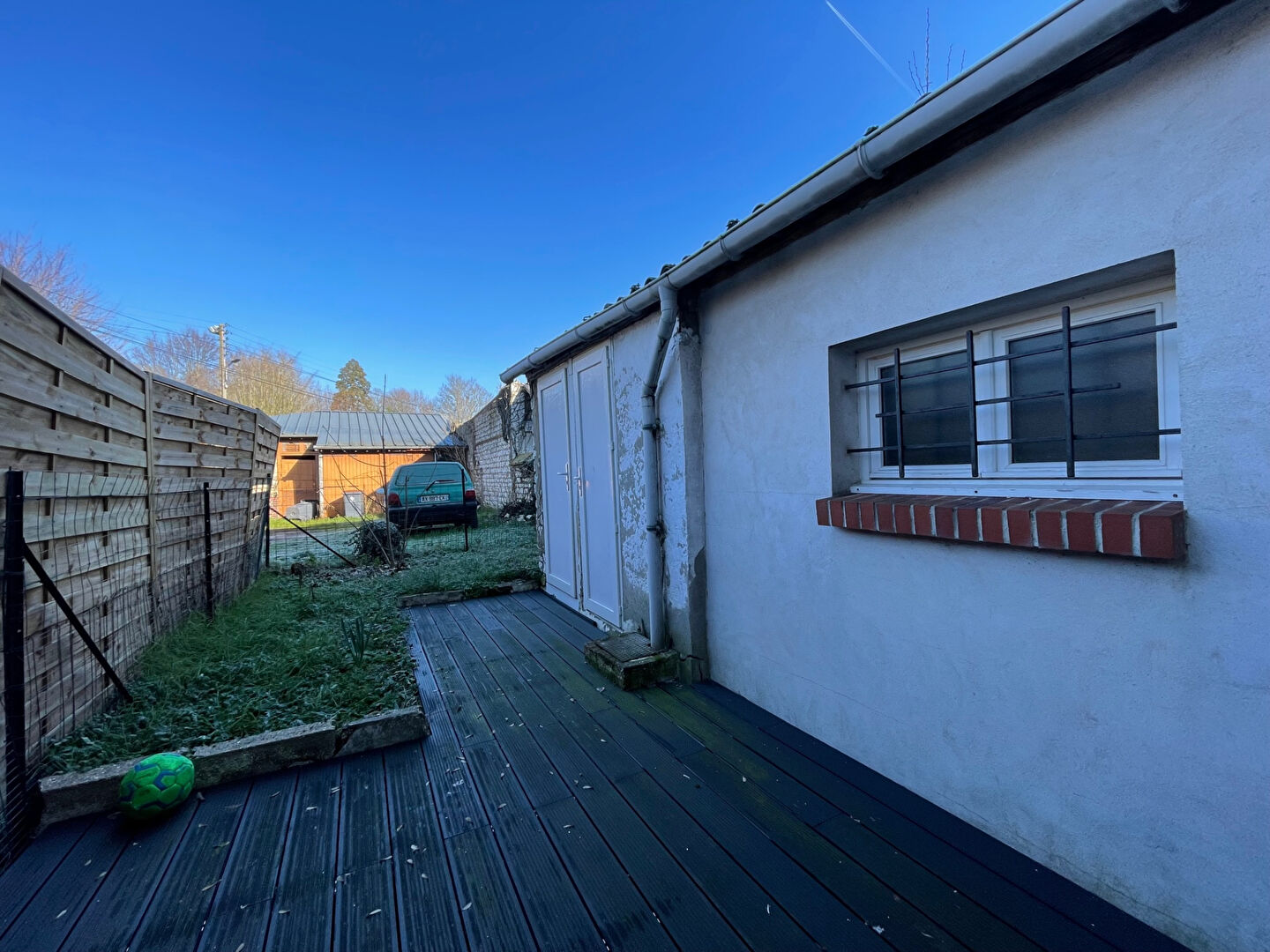 Studio avec courette CAUDEBEC LES ELBEUF- RéF: VALL-RDC-D