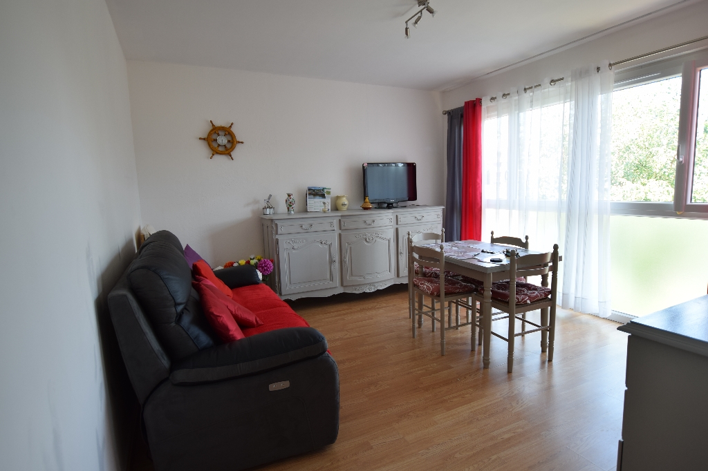A LOUER F2 ENTIEREMENT MEUBLE - CAUDEBEC LES ELBEUF