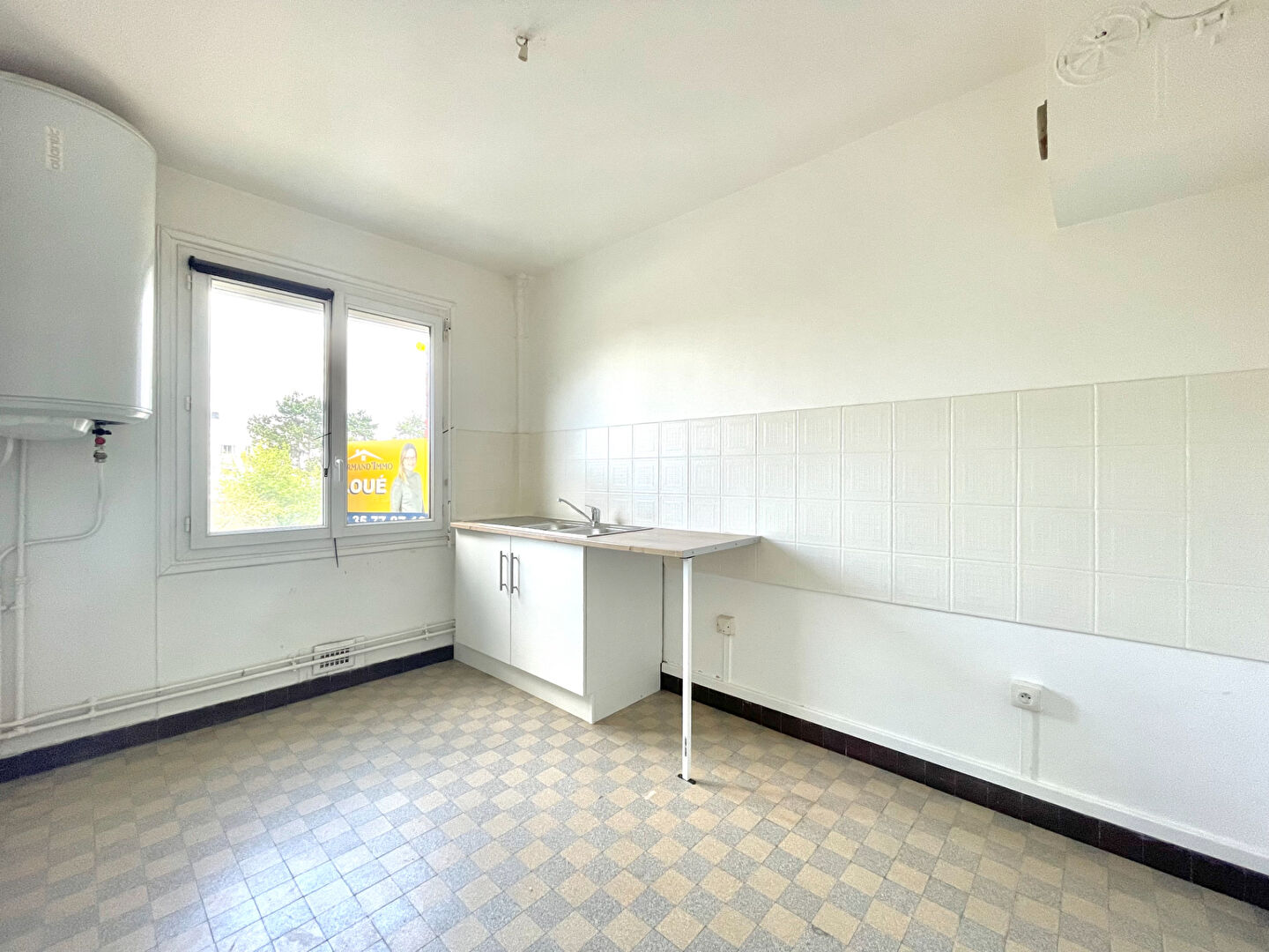 A louer F2   76500 Elbeuf- centre ville 76500- Réf BREV2