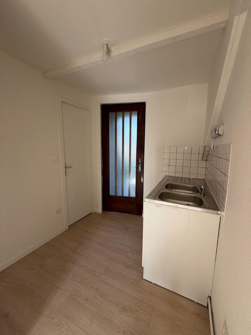 A la la location Appartement  T2 - 27520- Réf CANT-RDC2
