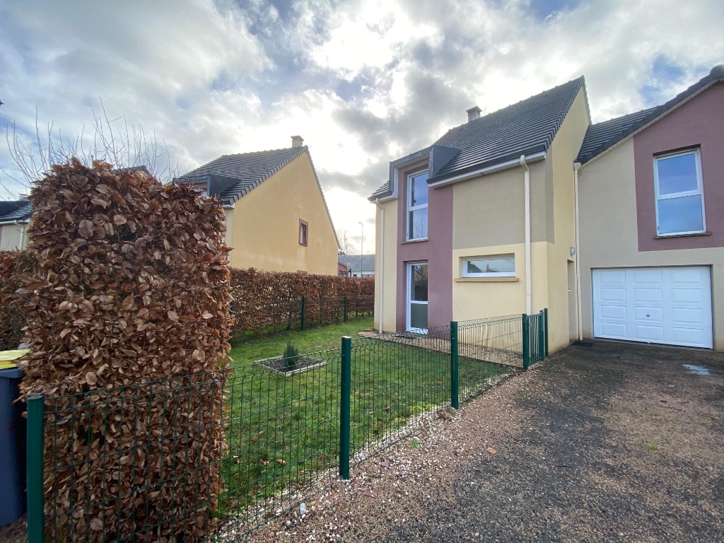 MAISON T4 BOURGTHEROULDE ref REVE-M3