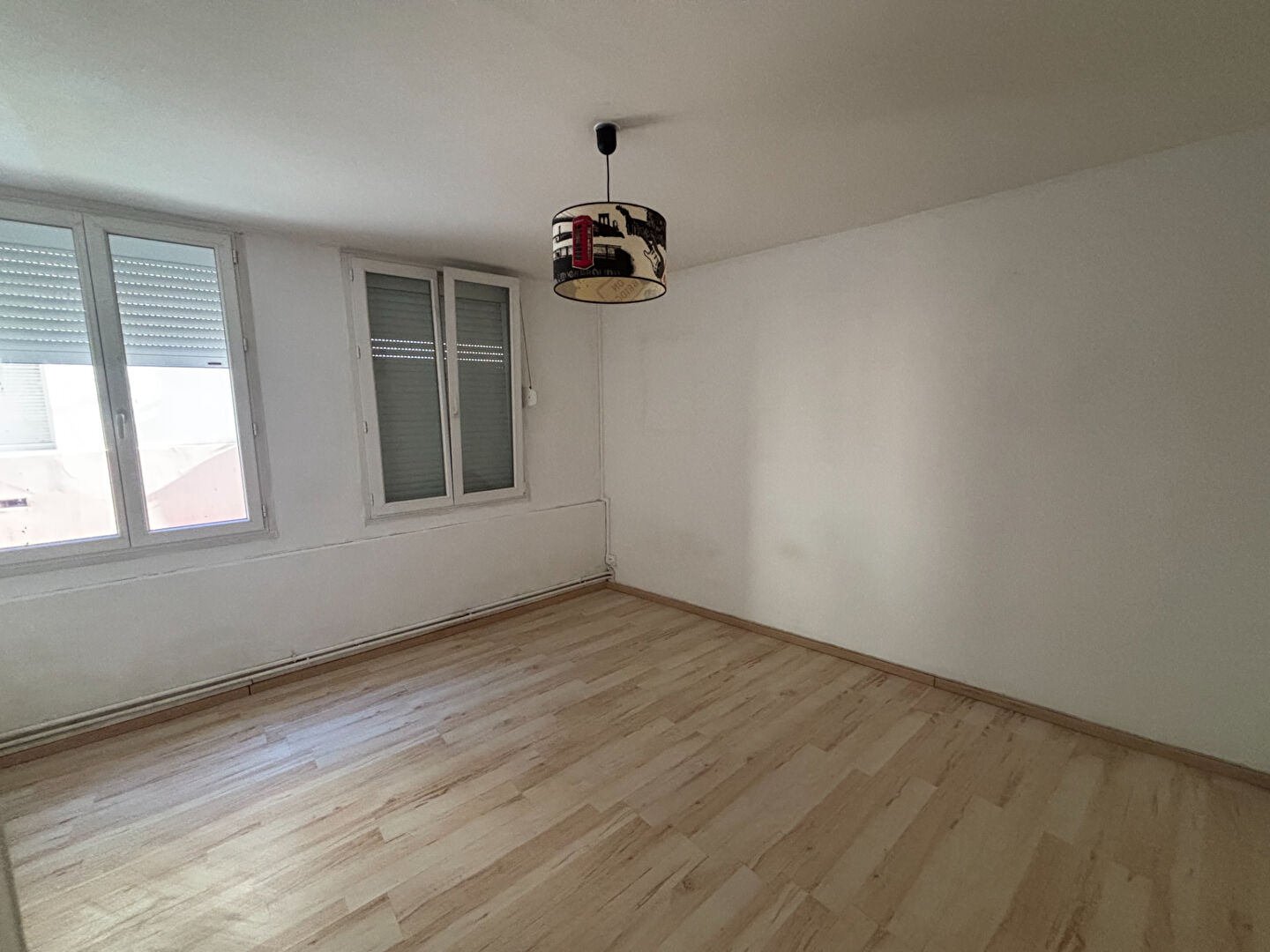 T2- Elbeuf  390/mois Charges comprises avec cour commune