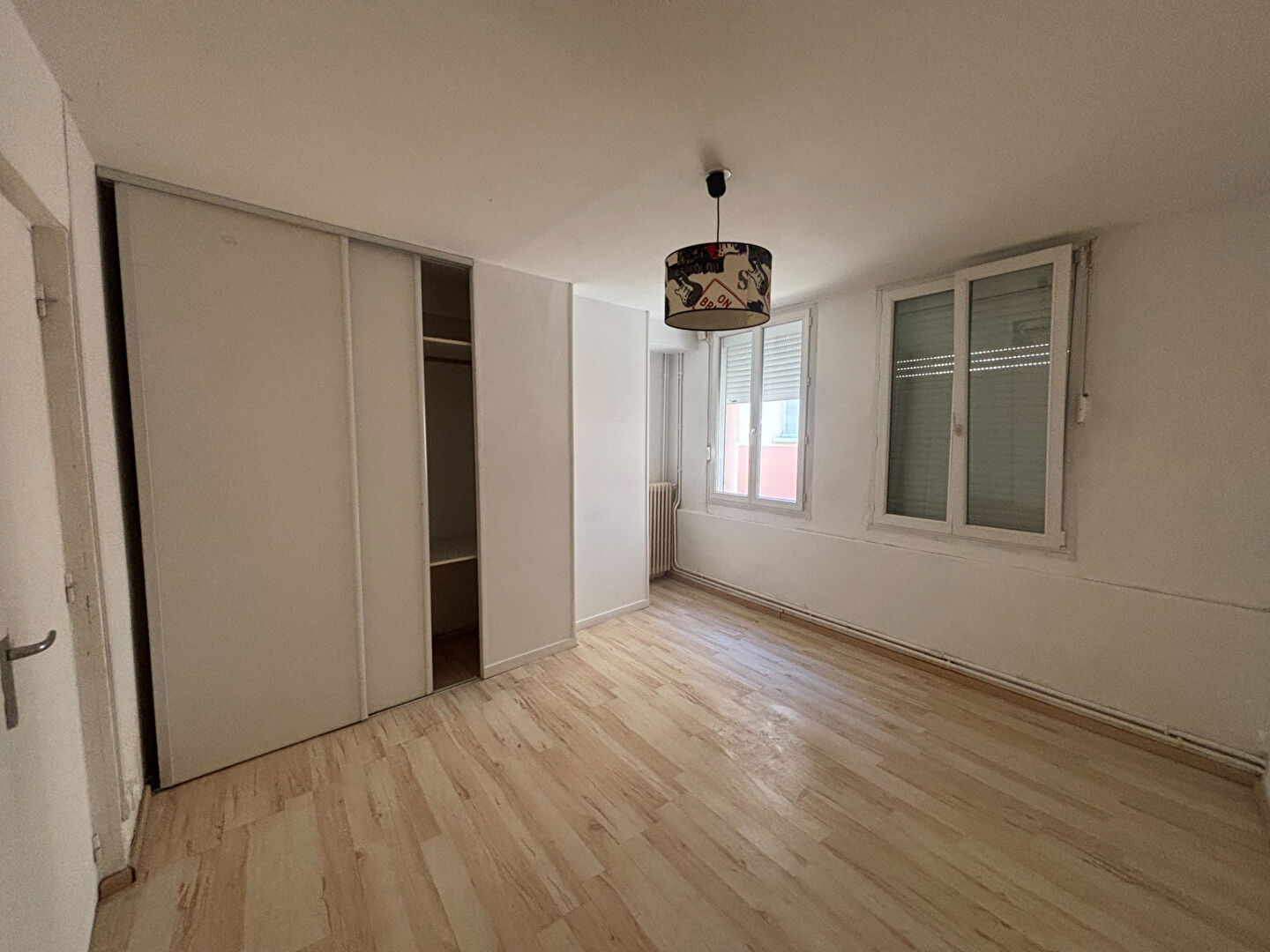 T2- Elbeuf  390/mois Charges comprises avec cour commune
