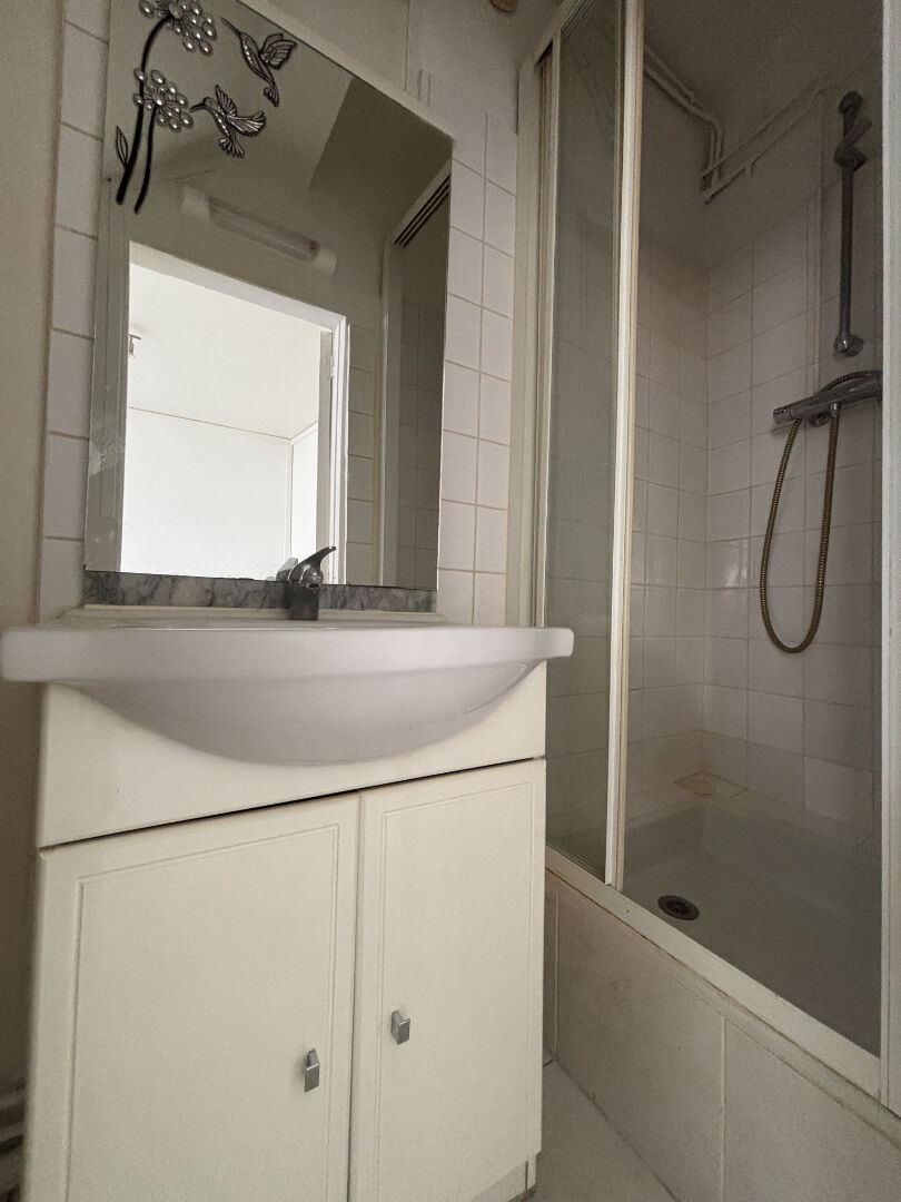 T2- Elbeuf  390/mois Charges comprises avec cour commune