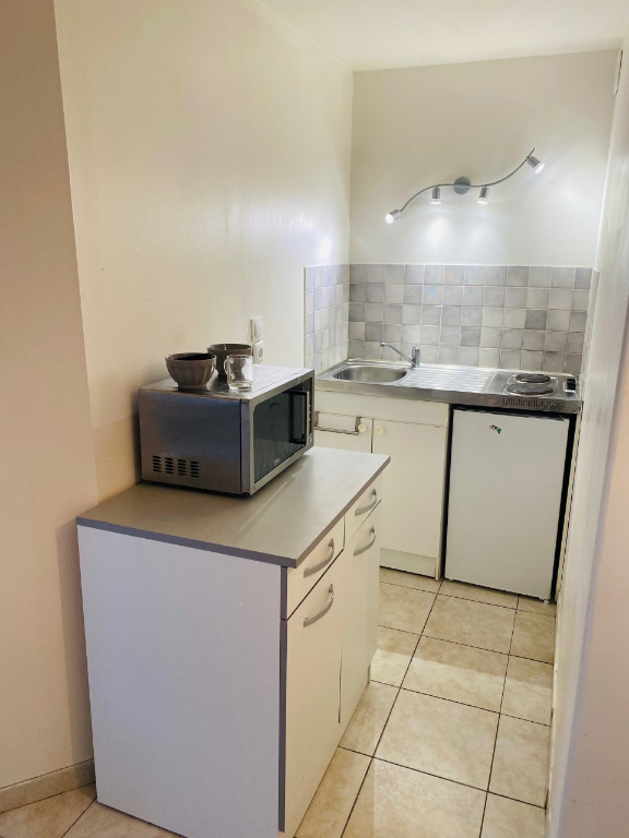 Appartement  T1 Bis Meublé  de 27 m2 proche centre ville d'Elbeuf.- Réf CAMA