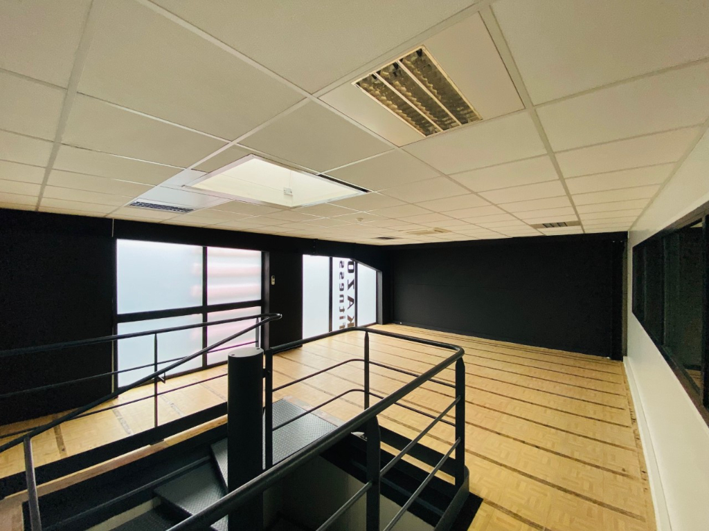 Local commercial  110 m2 - VAL DE REUIL