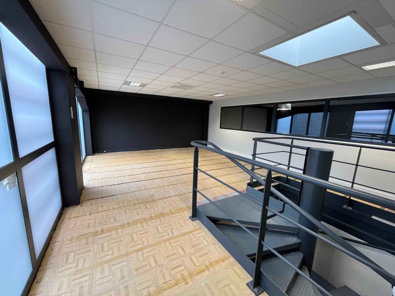 Local commercial  110 m2 - VAL DE REUIL