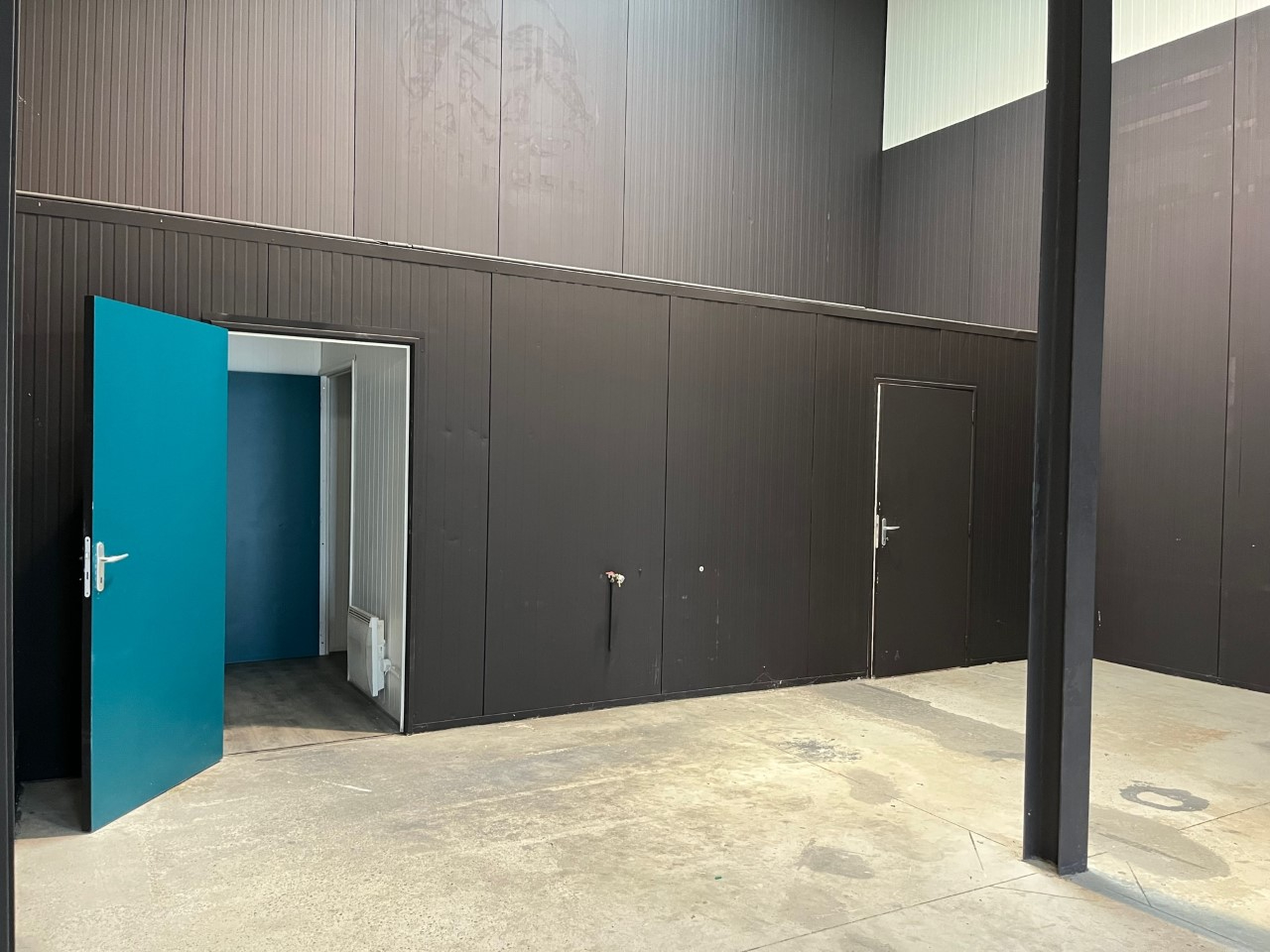 Local commercial  110 m2 - VAL DE REUIL