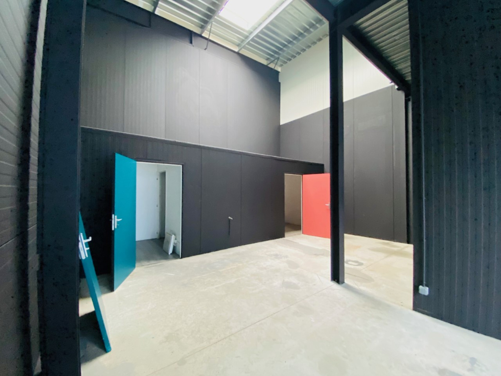 Local commercial  110 m2 - VAL DE REUIL
