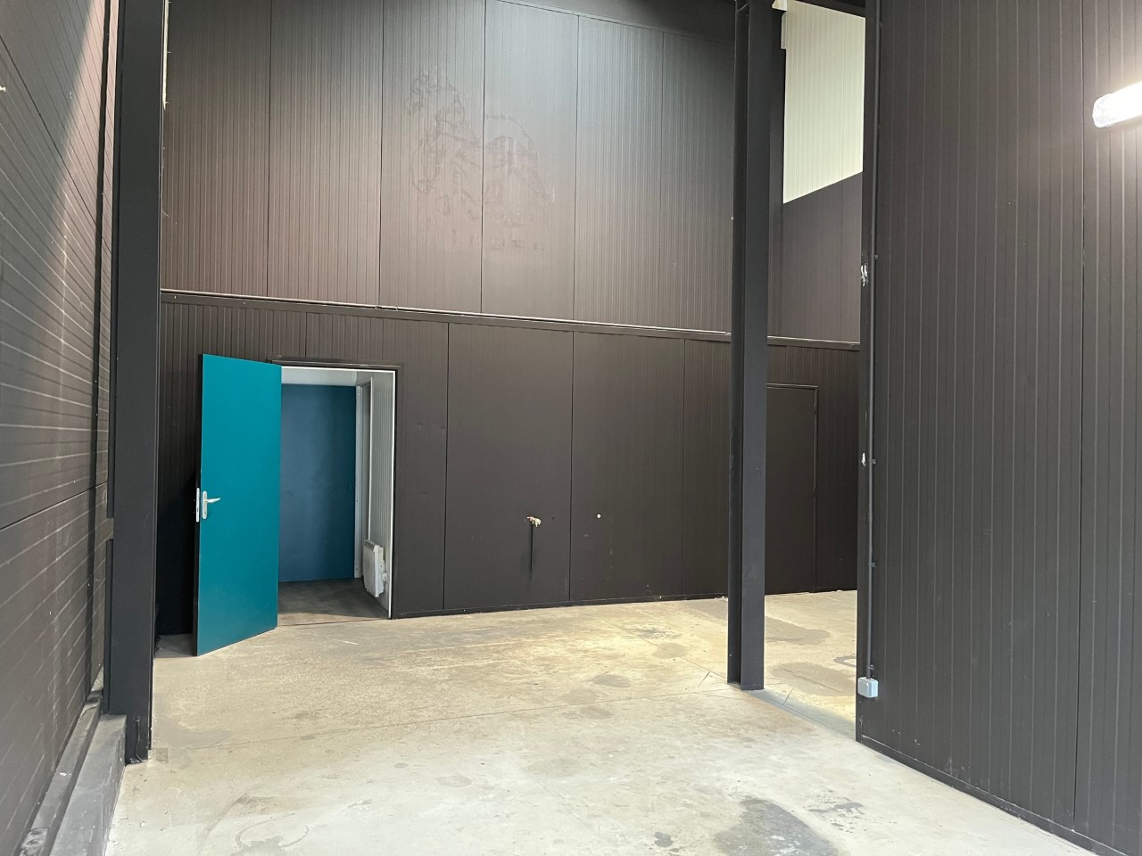Local commercial  110 m2 - VAL DE REUIL