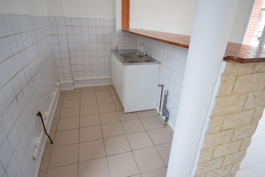 APPARTEMENT RDC PROCHE DES COMMERCES