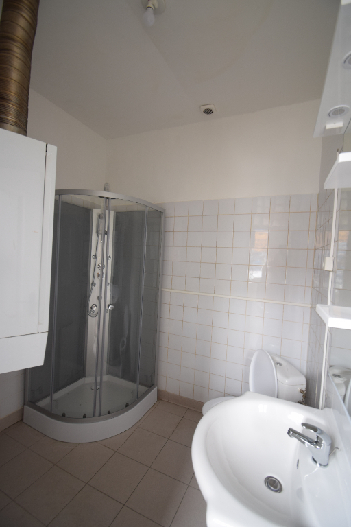 APPARTEMENT RDC PROCHE DES COMMERCES