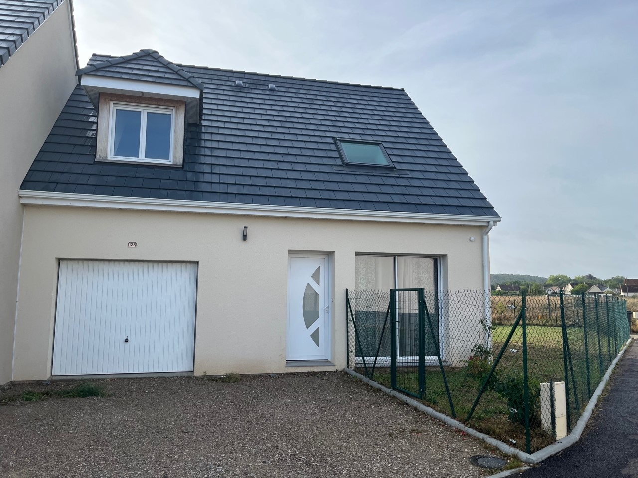 Maison T4 sur Saint Pierre les Elbeuf 76320 -réf: PETI-M125