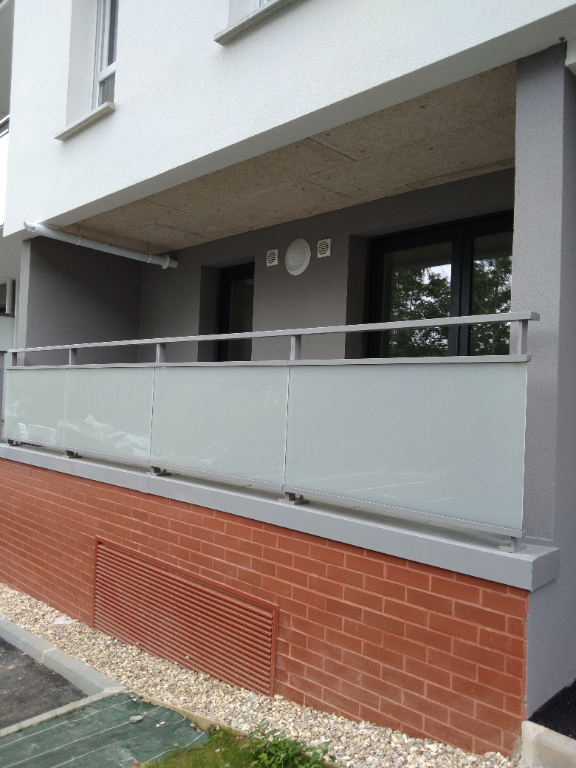 Studio avec balcon dans une résidence neuve