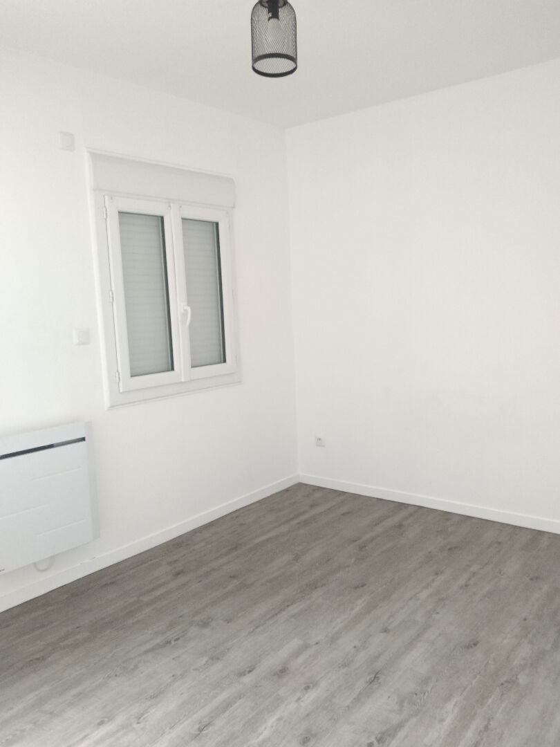 Appartement T2  avec cour privative à Grand couronne