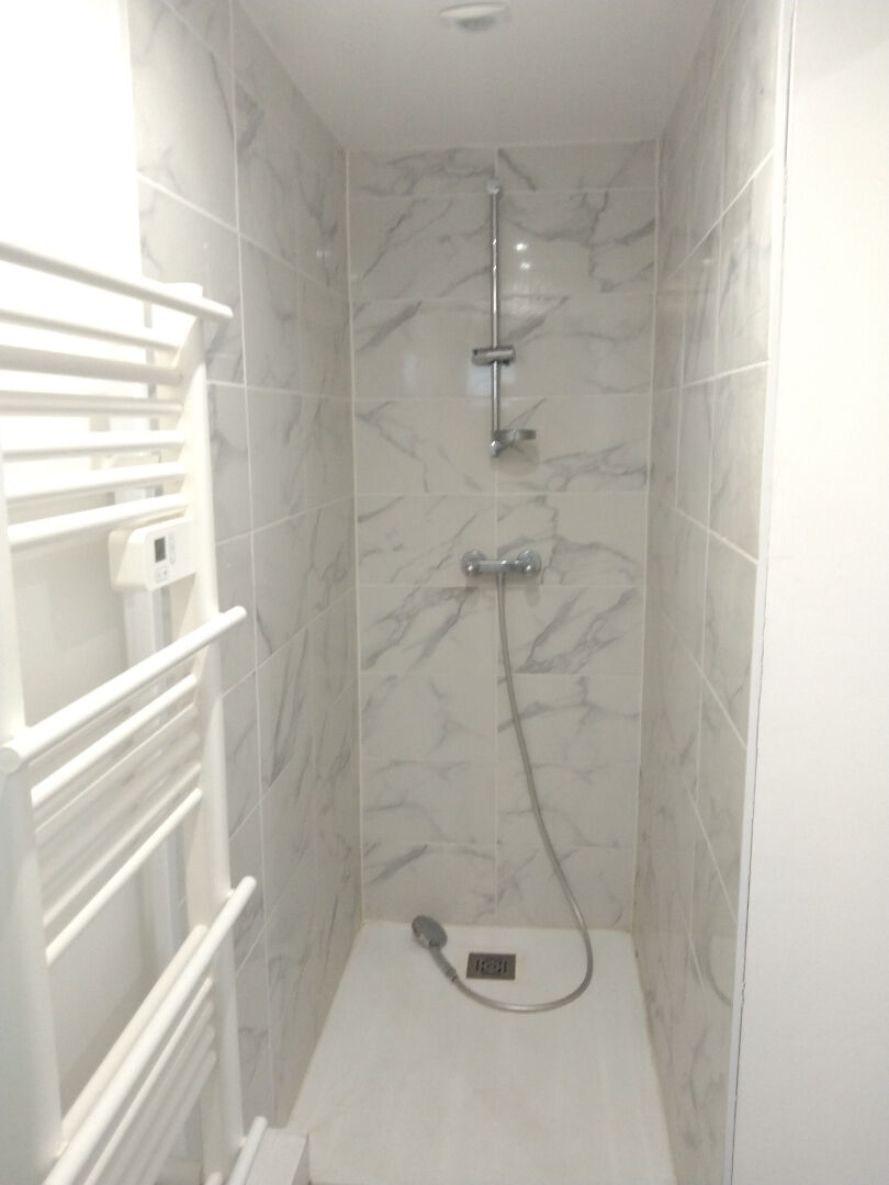 Appartement T2  avec cour privative à Grand couronne