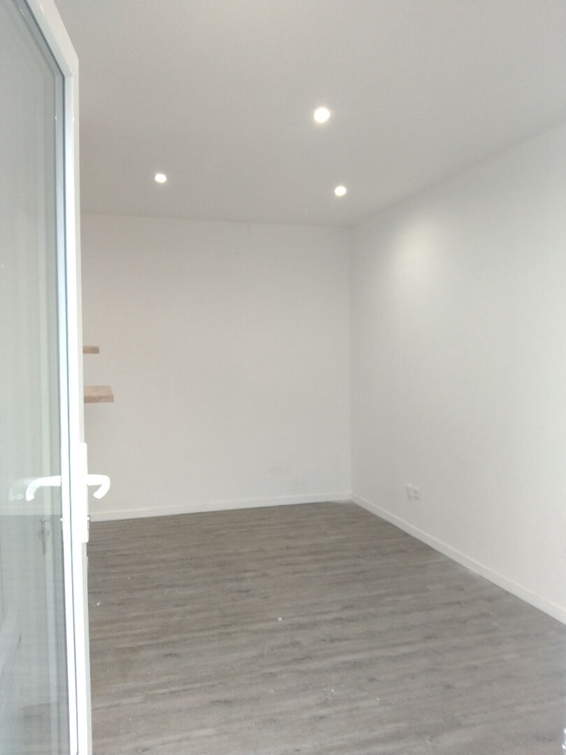 Appartement T2  avec cour privative à Grand couronne