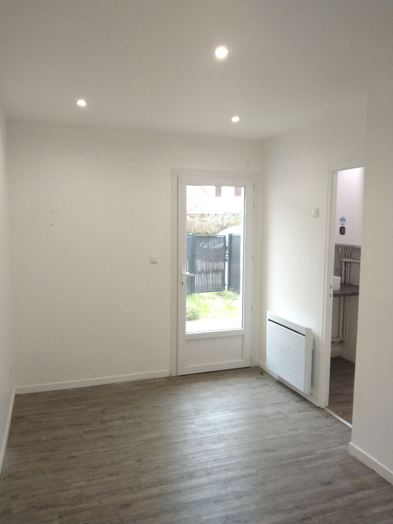 Appartement T2  avec cour privative à Grand couronne