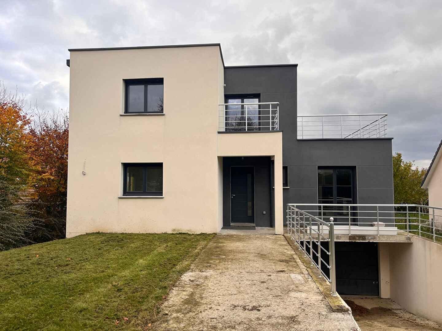 Maison récente T5 à Grand Couronne