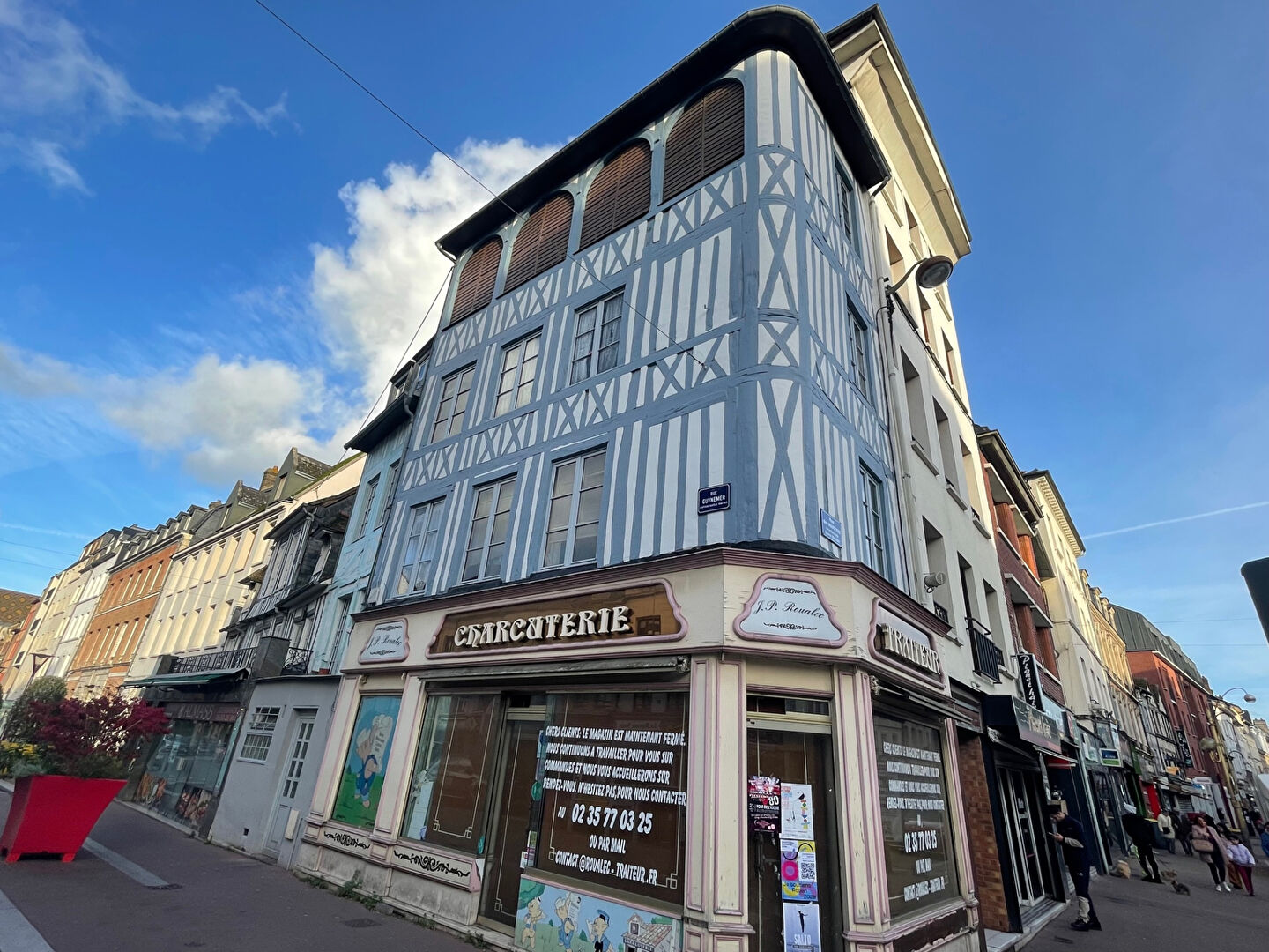 ELBEUF : maison F5 (155 m²) à vendre