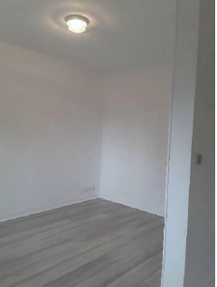 Appartement  T2 avec balcon en résidence à Louer -76500 Elbeuf - Réf LAUR-2E-24