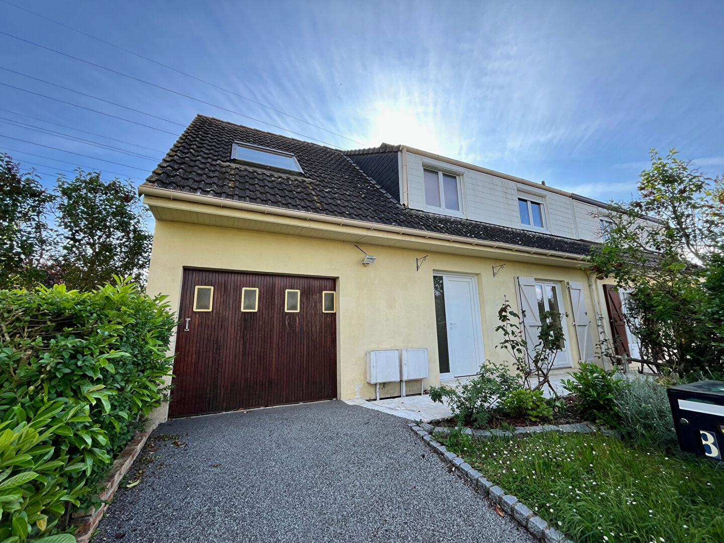 Maison Grand Couronne T4 bis avec beau jardin