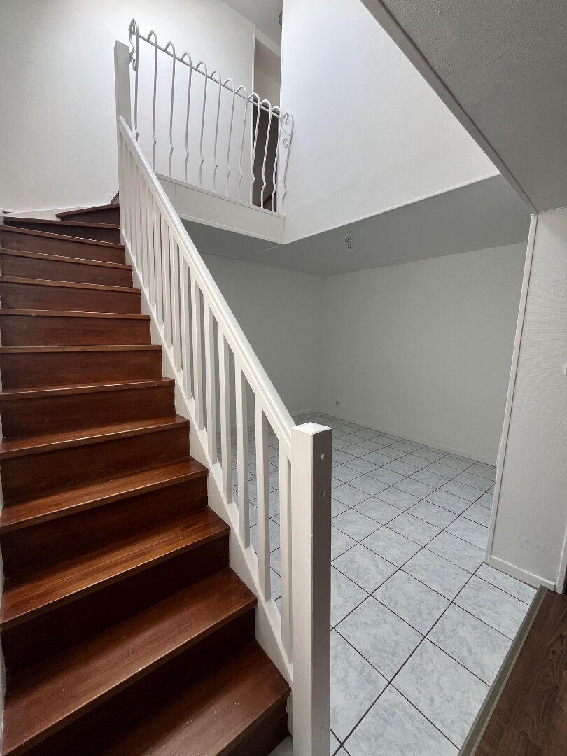 A Louer Appartement  T4 pièces en RDC en  TRIPLEX - 76500 Elbeuf - Réf MARI-RDC-G