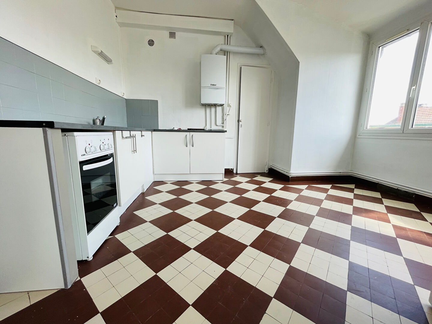 APPARTEMENT F3  LOUÉ - 76500