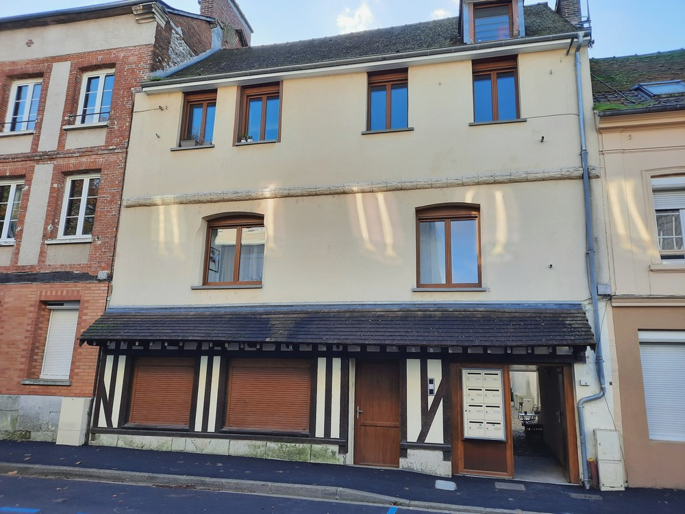 VENTE D'UN IMMEUBLE DE RAPPORT (370 m² - 7 APPARTEMENTS) à LOUVIERS