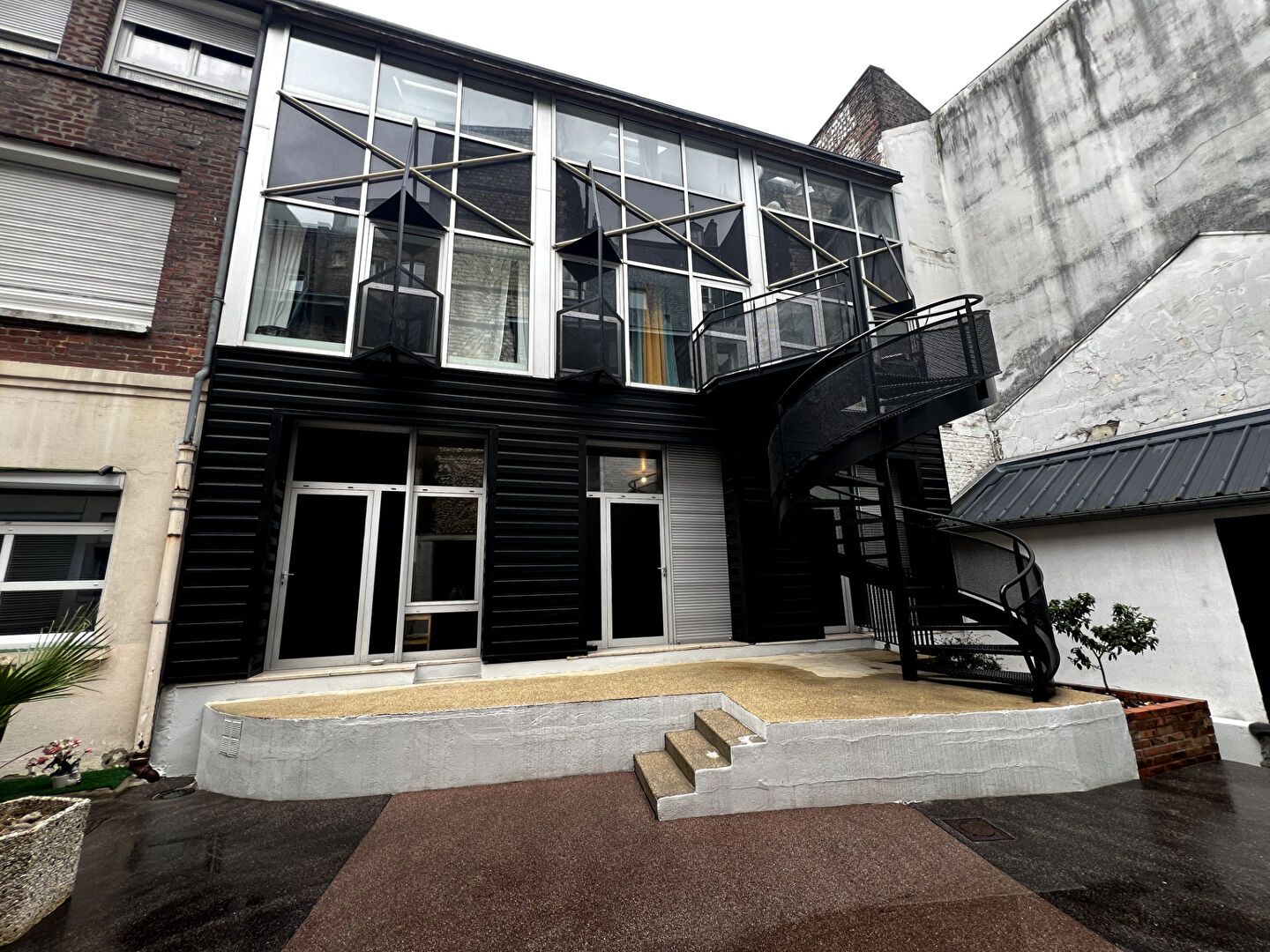 Appartement 2 pièces Place st Marc