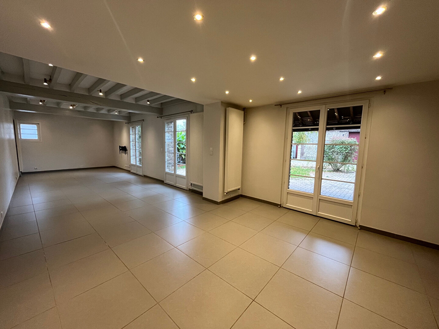 A louer Maison  4 pièce(s) Réf JAUB1231