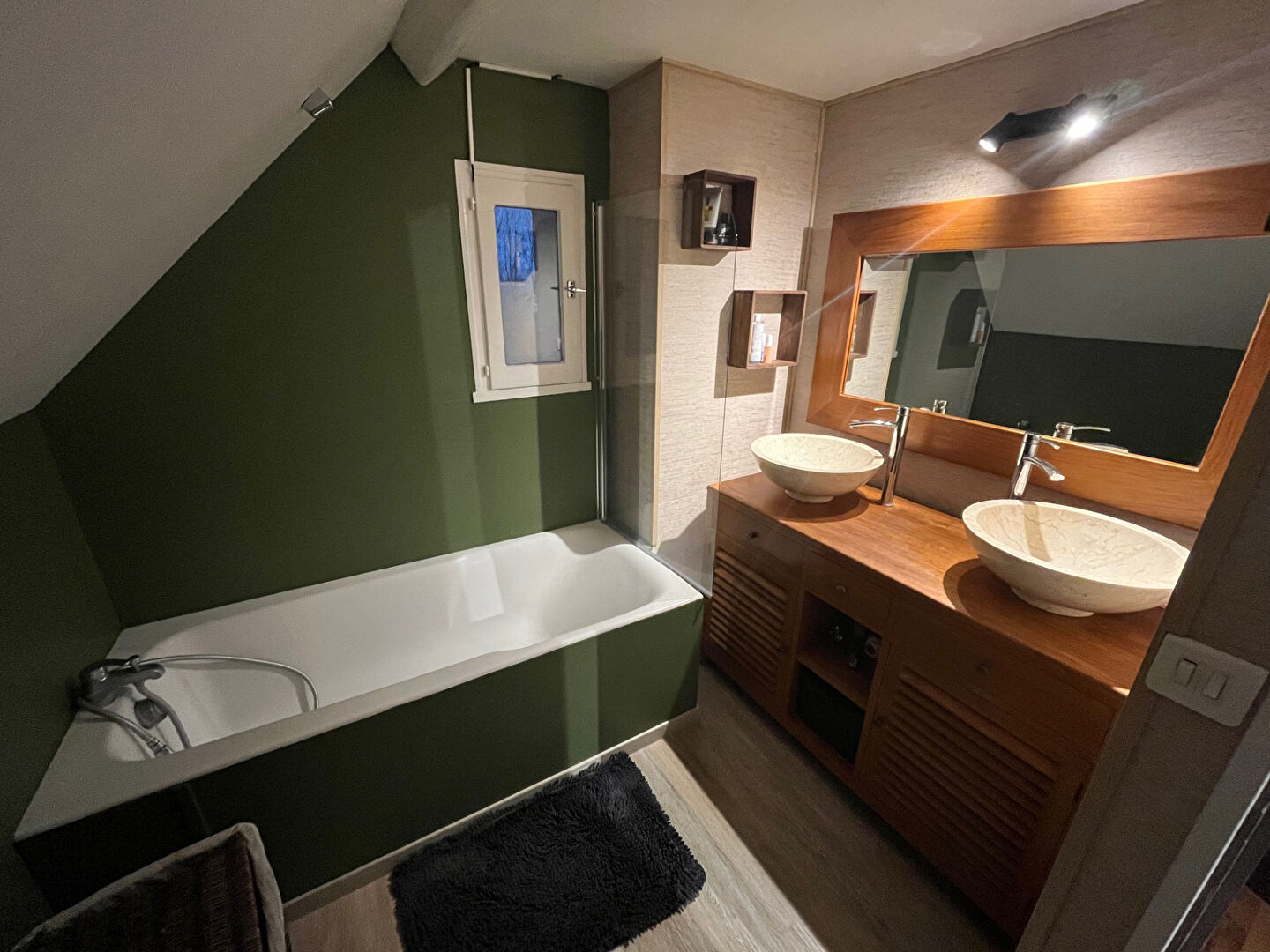 Charmante Maison à Louer à Bouquetot -