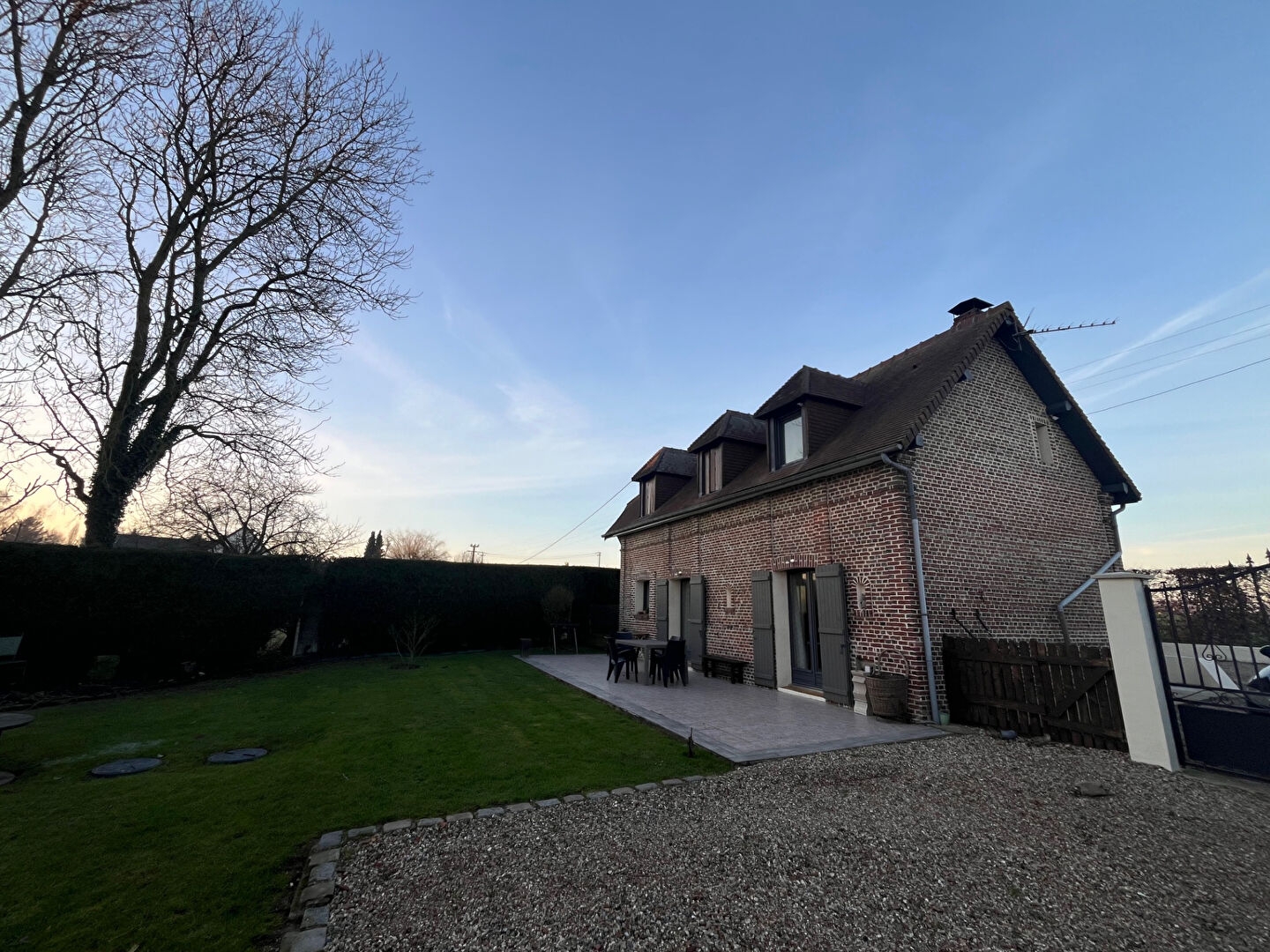 Charmante Maison à Louer à Bouquetot -