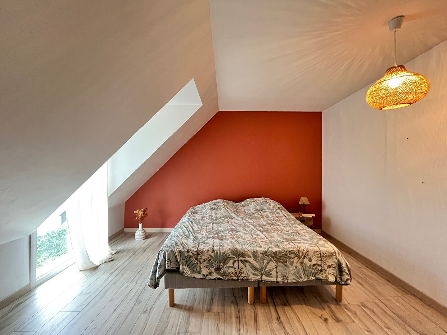 Maison récente meublée aux essarts T4 avec jardin