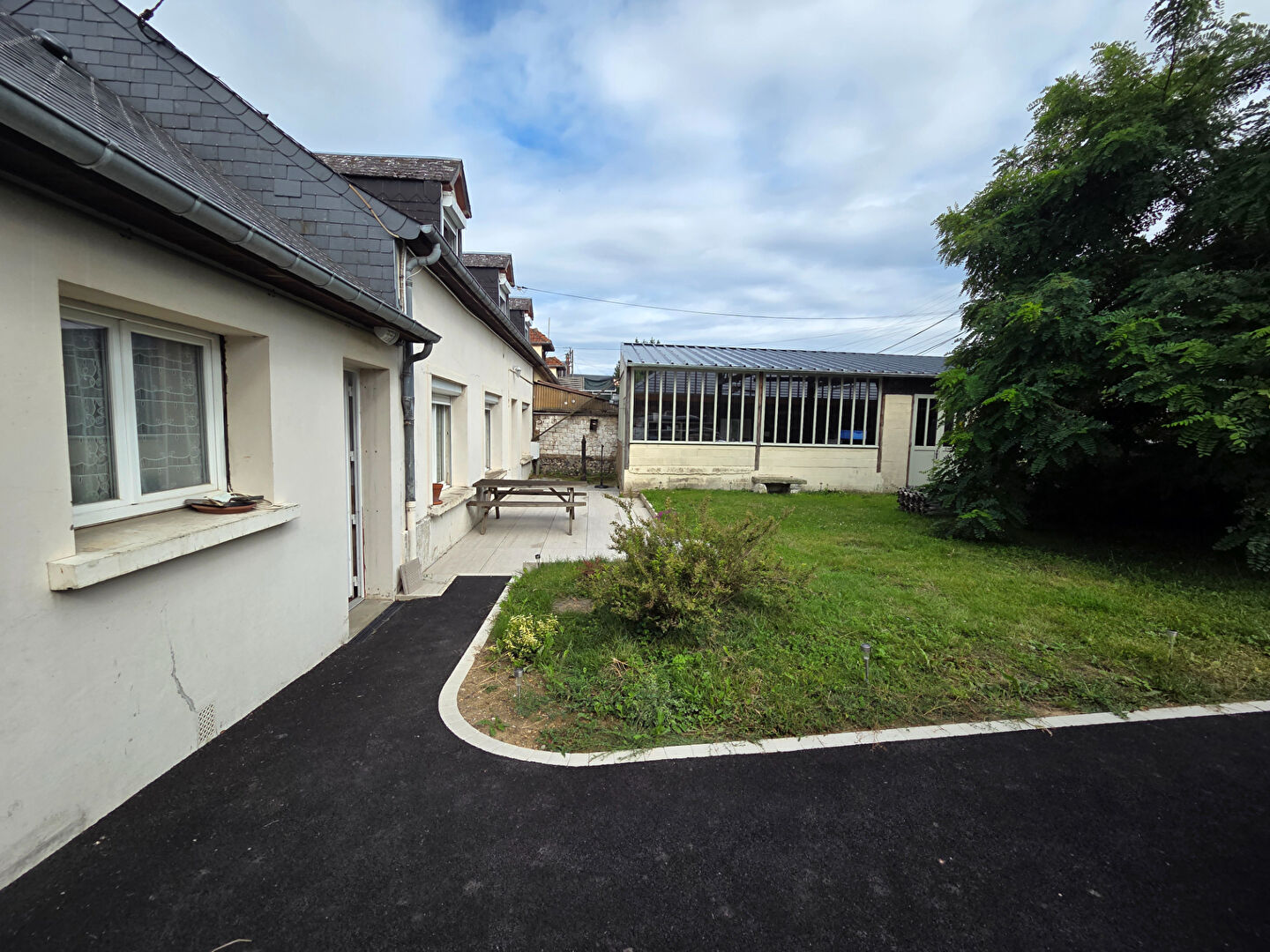 Charmante Maison de Ville à Caudebec-lès-Elbeuf - À Vendre !