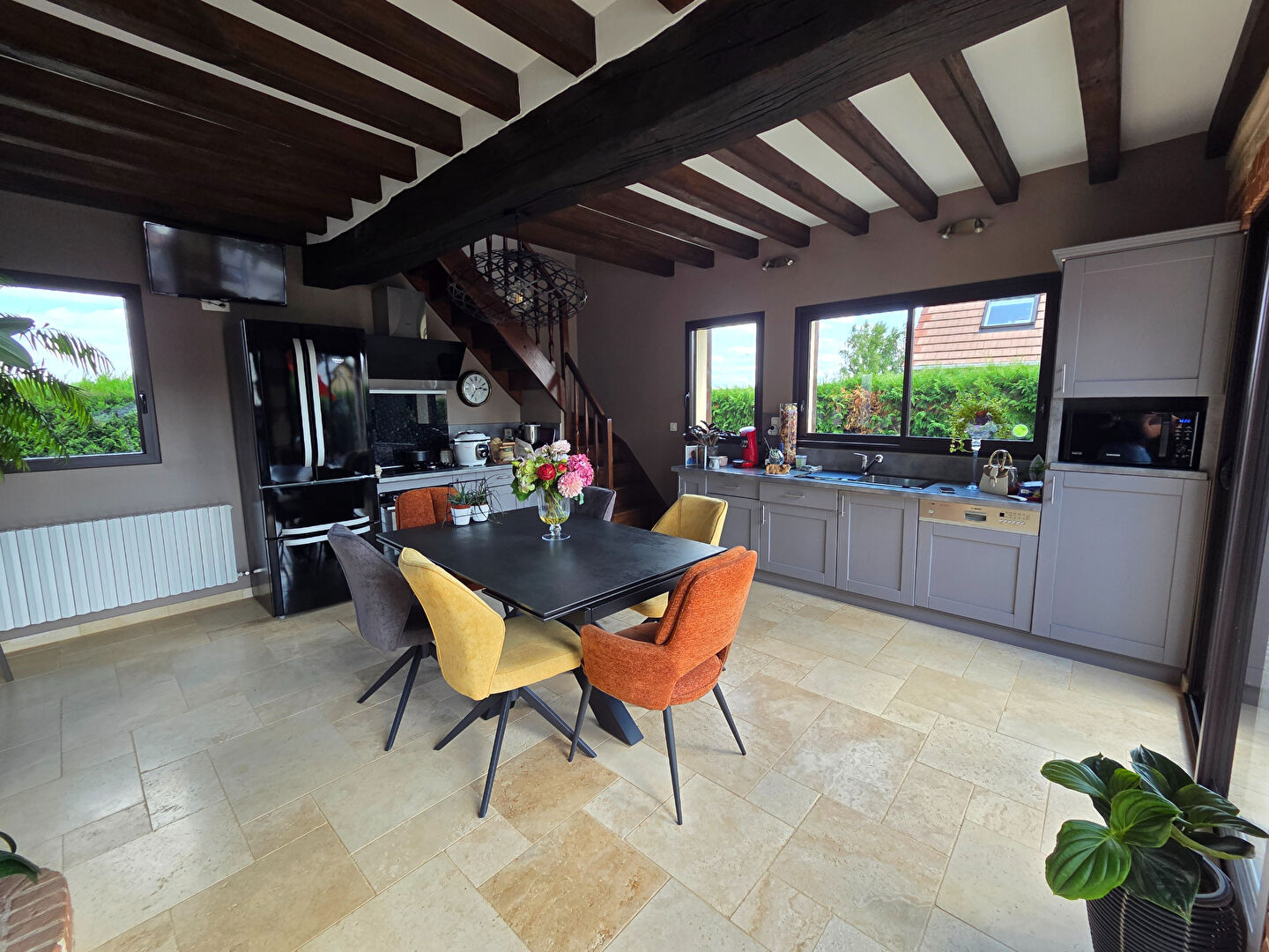 Maison spacieuse à vendre à Arelaune-en-Seine - Référence 2328