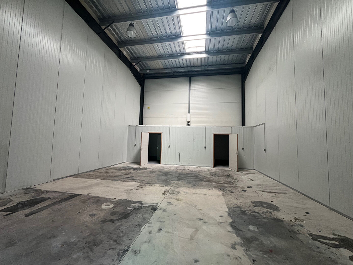 VAL DE REUIL - LOCAL PROFESSIONNEL DE 160M² PROCHE A13  REF VDR-8