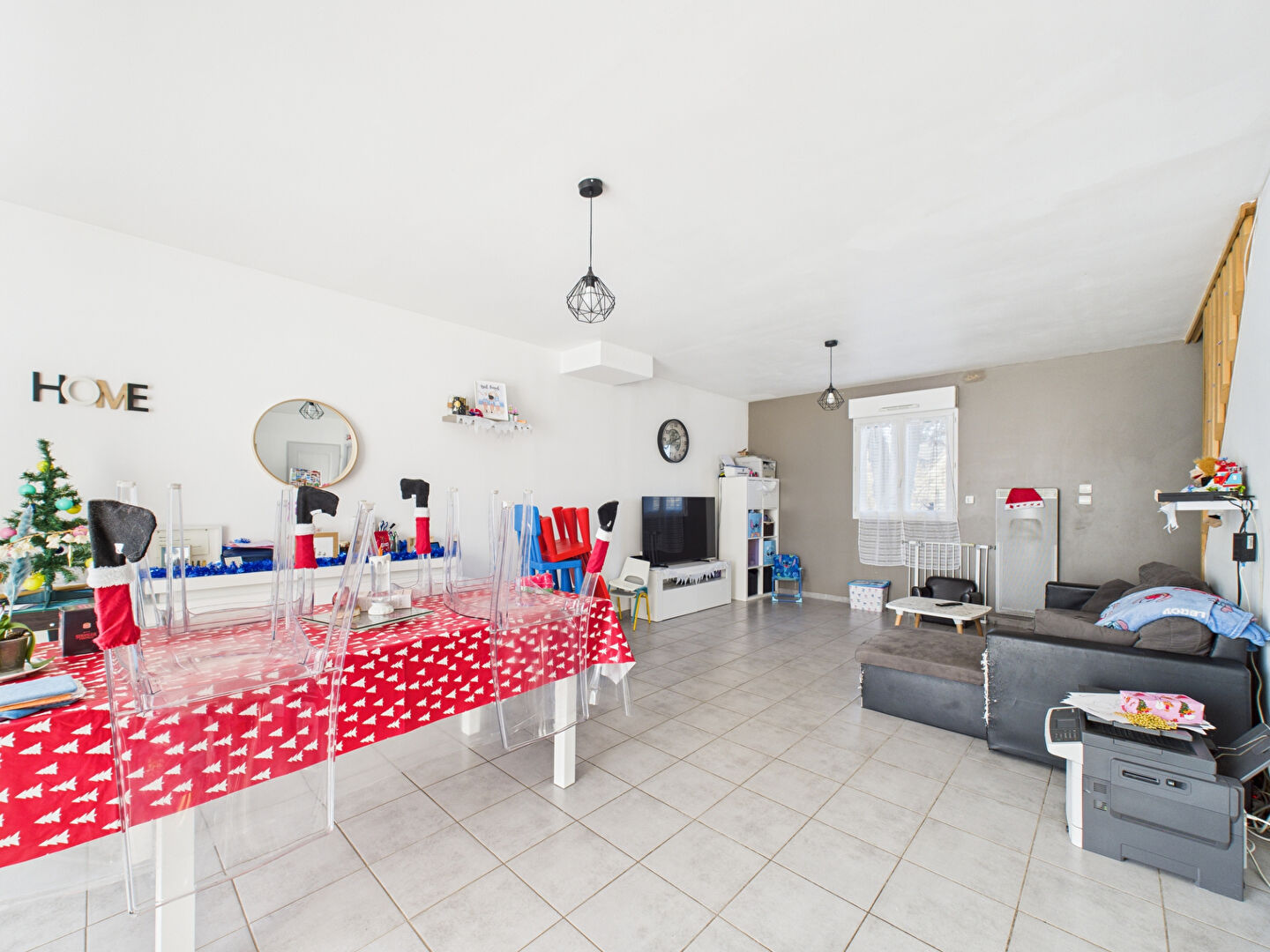 Charmante Maison à Vendre à Saint-Aubin-lès-Elbeuf - 4 Chambres, Garage et Jardin !