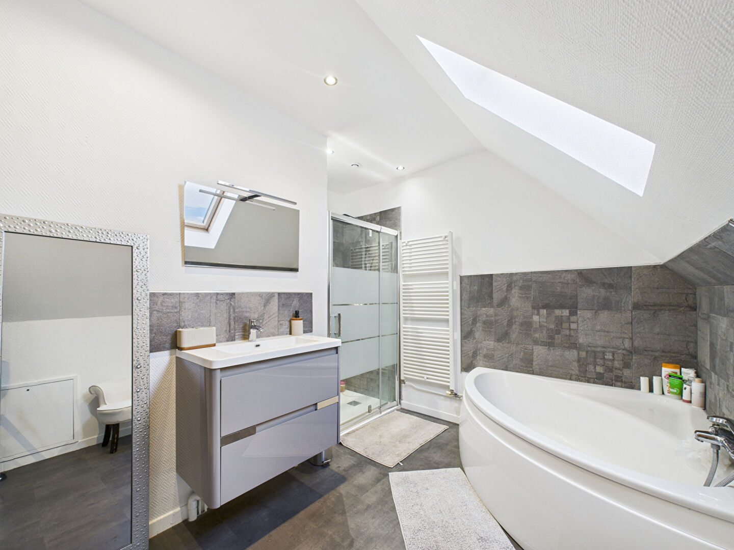 Maison à vendre à Caudebec les Elbeuf - 4 pièces, 3 chambres, jardin spacieux !