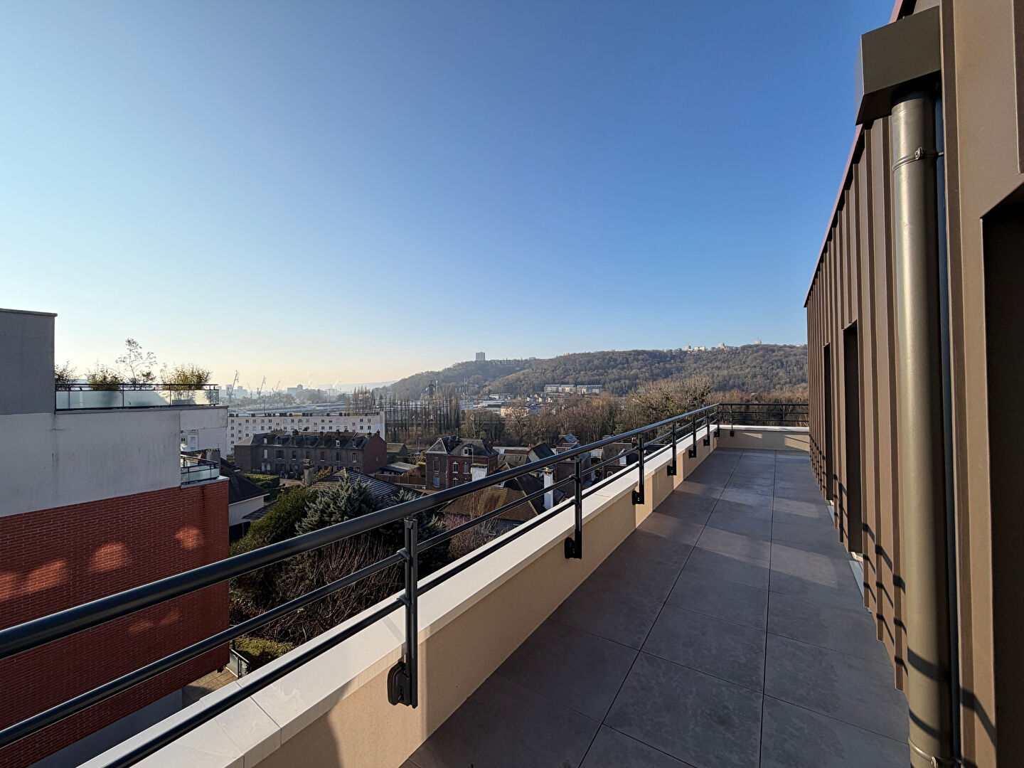 Appartement  T2 neuf avec terrasse et parking