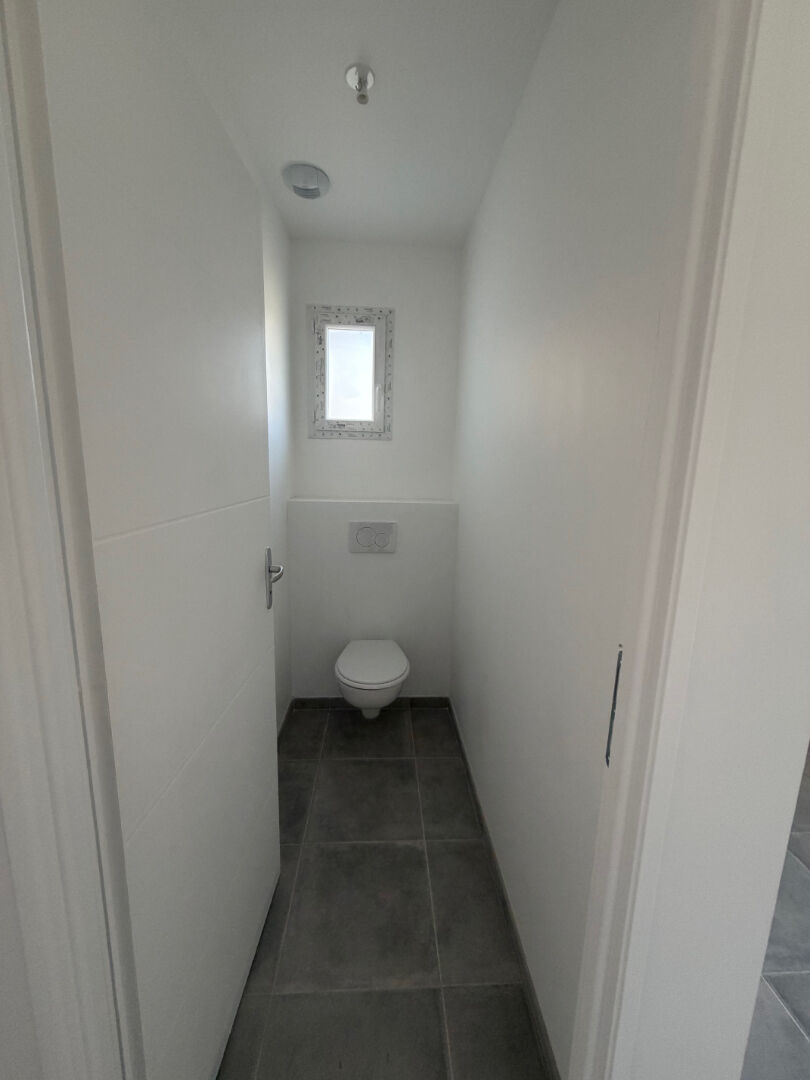 Local commercial refait à neuf - SAINT PIERRE DES FLEURS