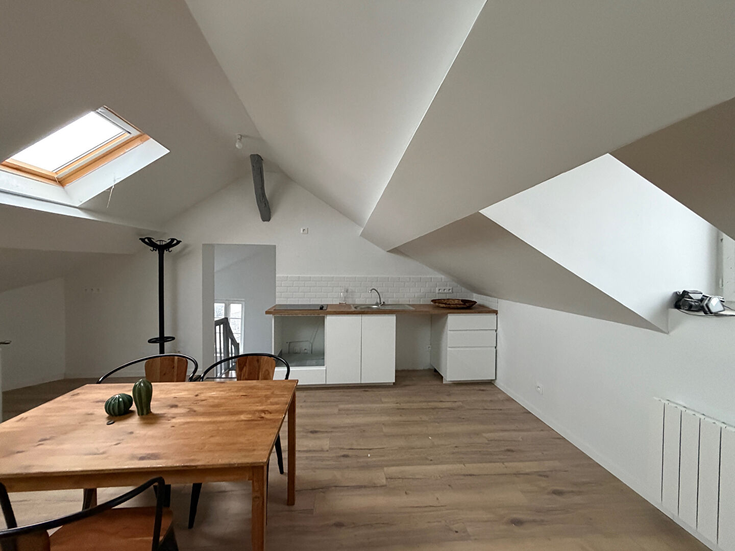 STUDIO  SITUE A LOUVIERS DE 35m2