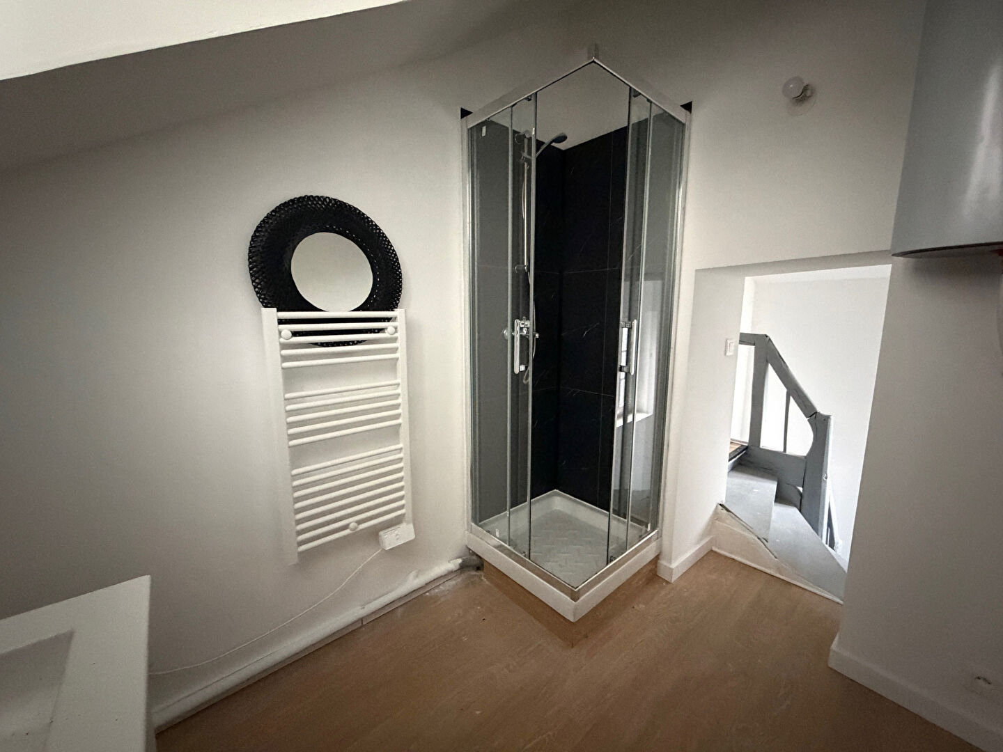 STUDIO  SITUE A LOUVIERS DE 35m2