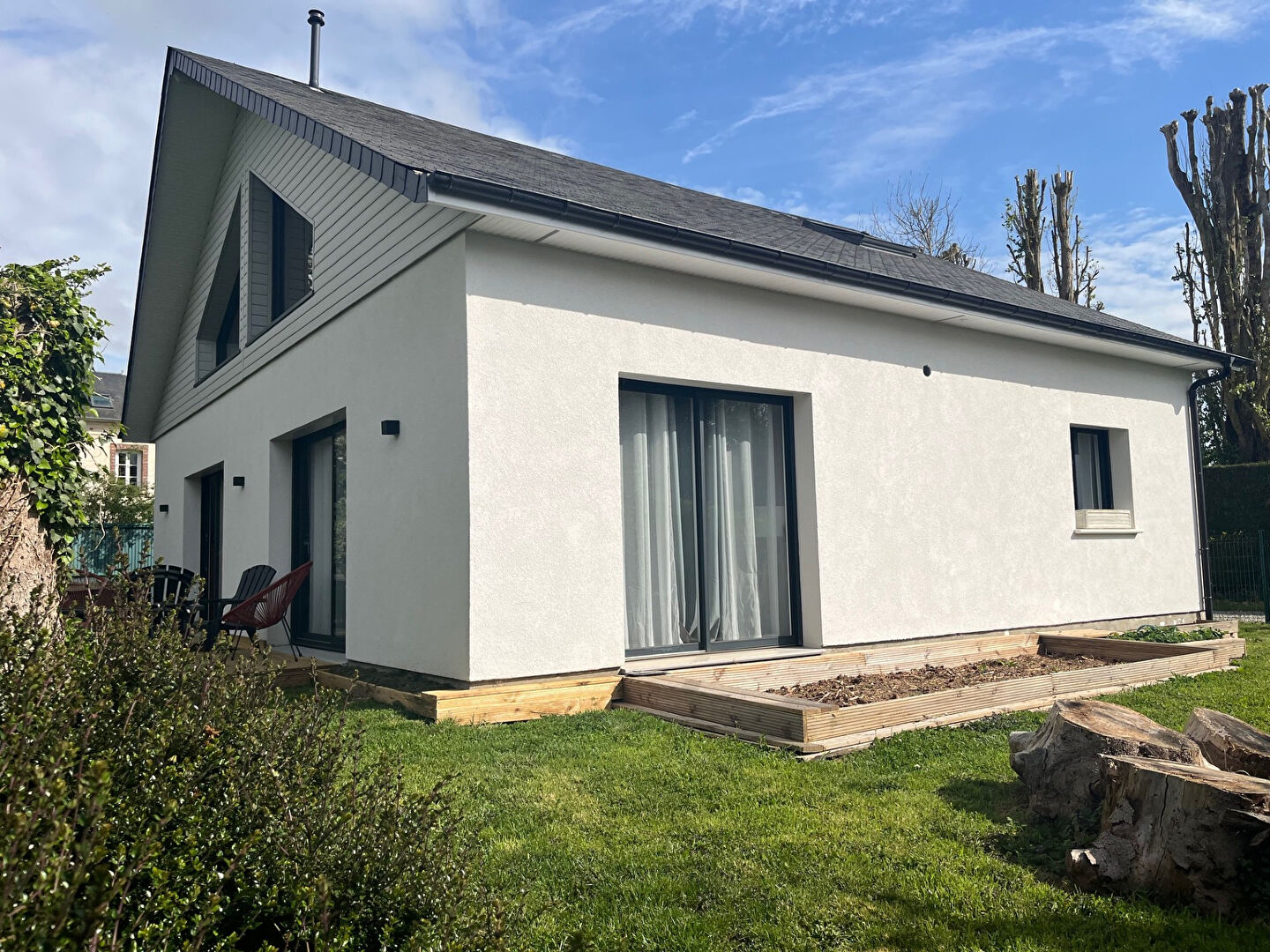 Villa contemporaine de grand standing à vendre à Venon - Réf. DD1801L