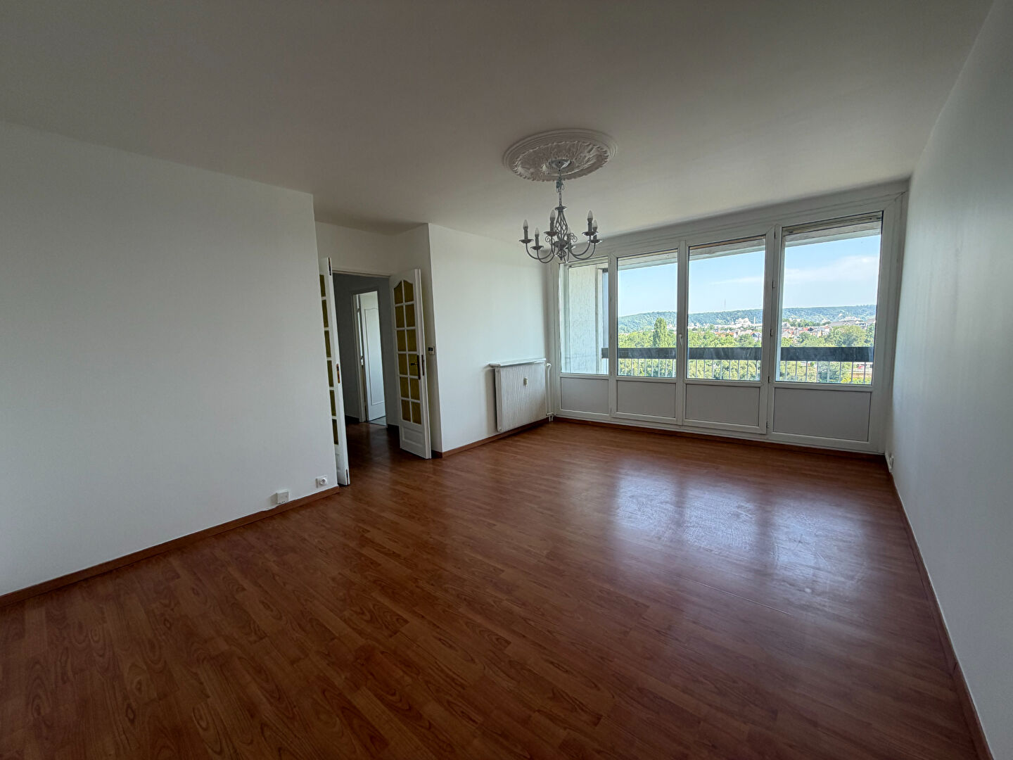 Appartement de standing F3 avec 2 balcons et place de parking