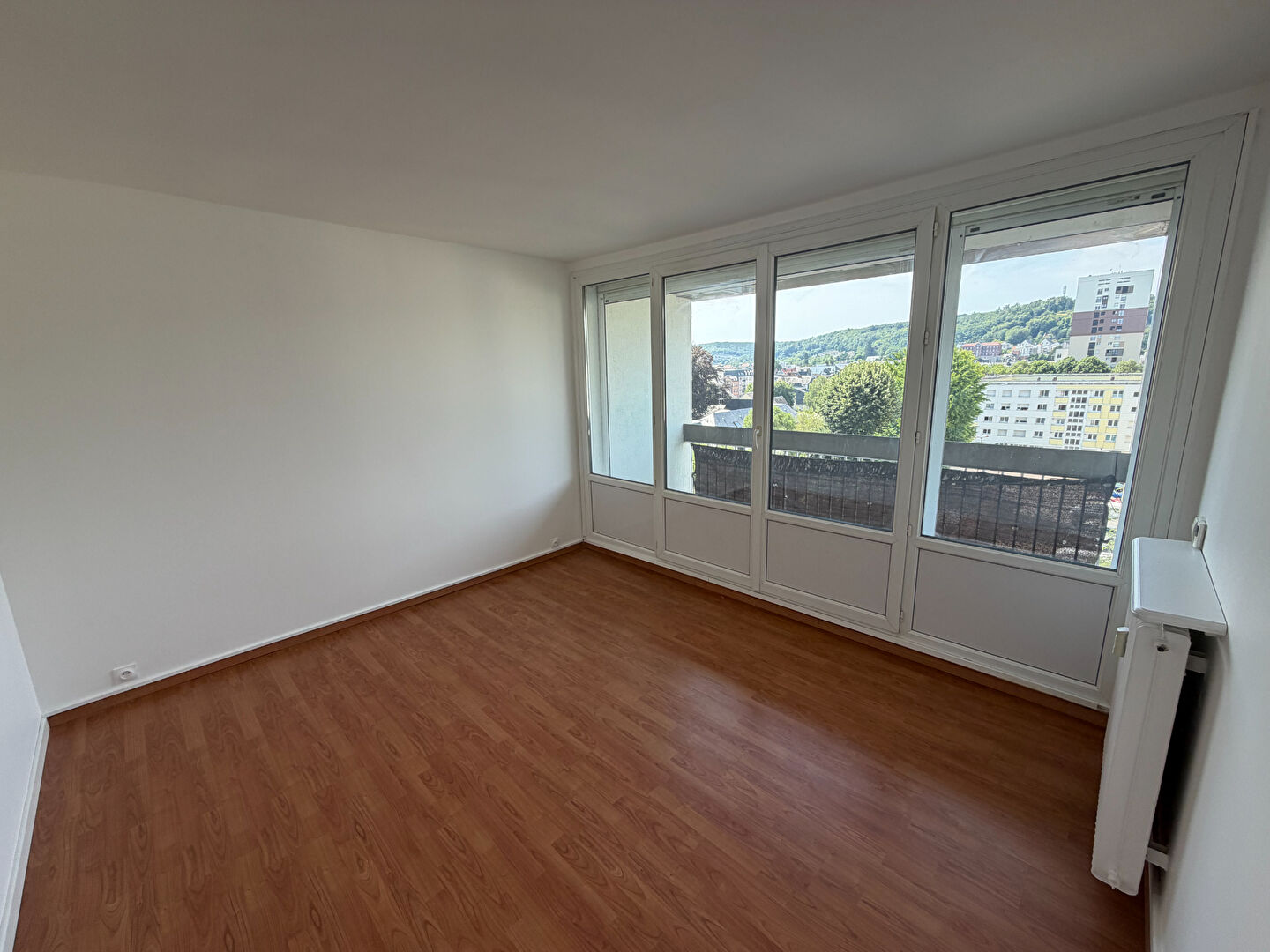 Appartement de standing F3 avec 2 balcons et place de parking