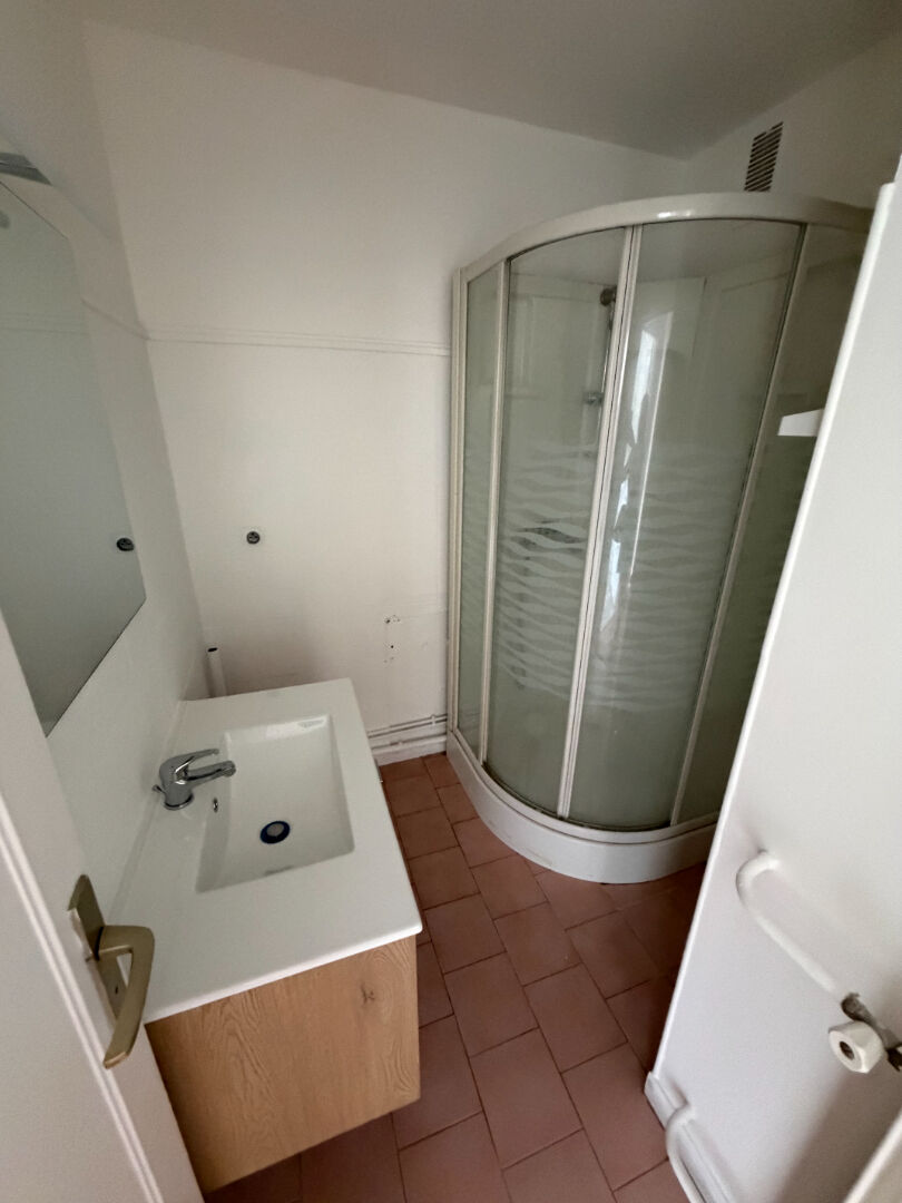 Appartement de standing F3 avec 2 balcons et place de parking