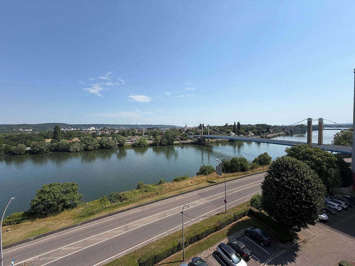 Appartement de standing F3 avec 2 balcons et place de parking