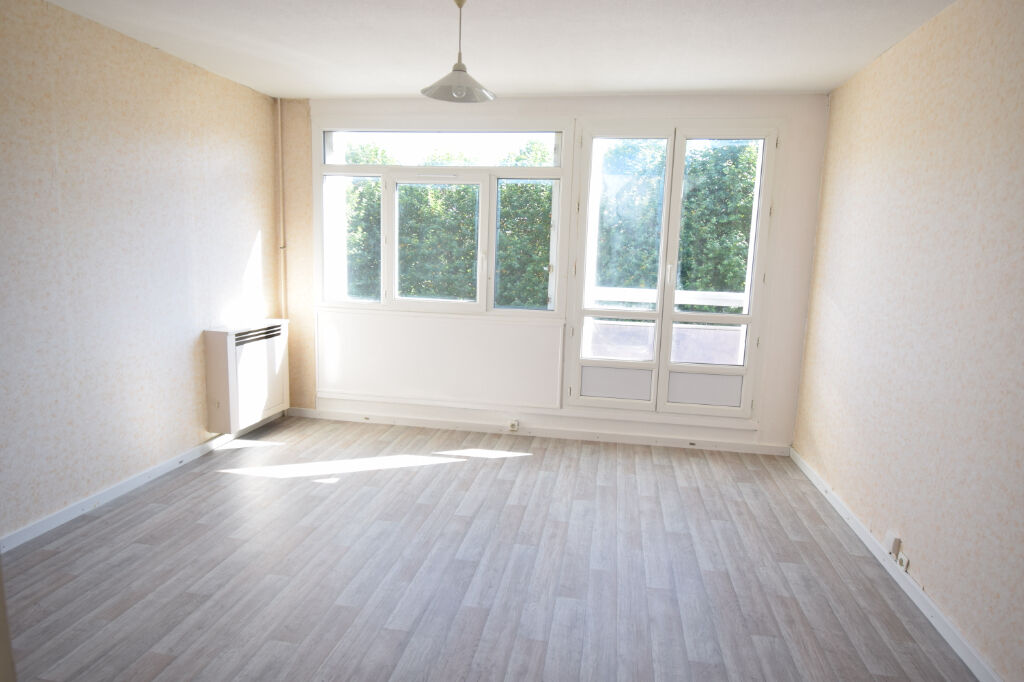 Appartement 3 pièces 55 m² · à Saint-Aubin-lès-Elbeuf · 55 m² · 65 000 €
